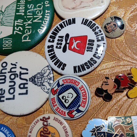 Vintage Pinback Buttons & Pins Lot - Variety Of Themes 13Ct 50s 60s 70s 80s - Picture 4 of 8